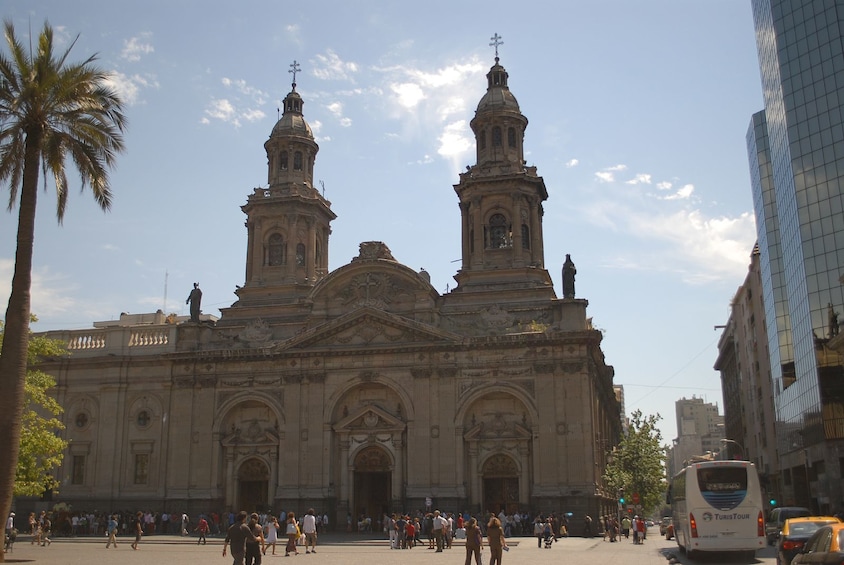 Private Full-Day City Tour of Santiago & Wine Experience