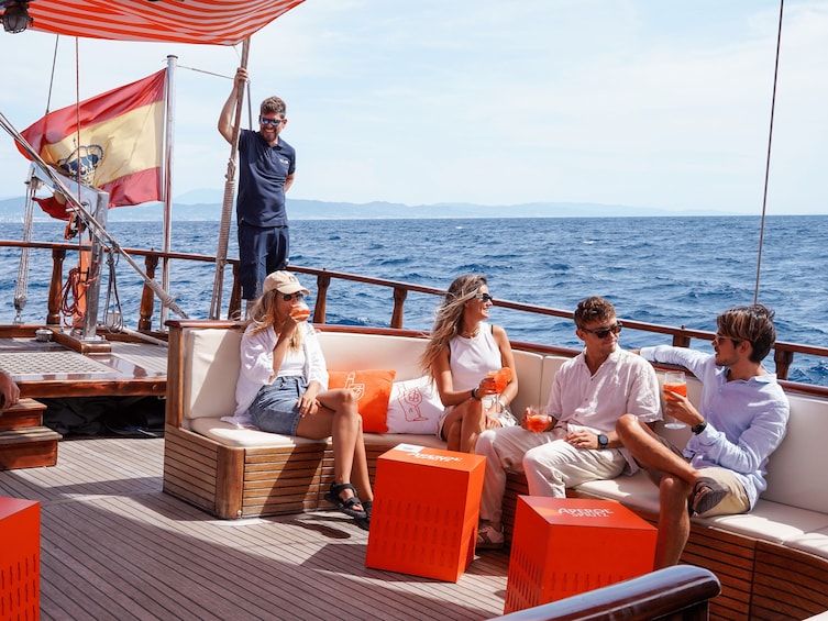 Barcelona Sunset Sail: Live Music by Aperol
