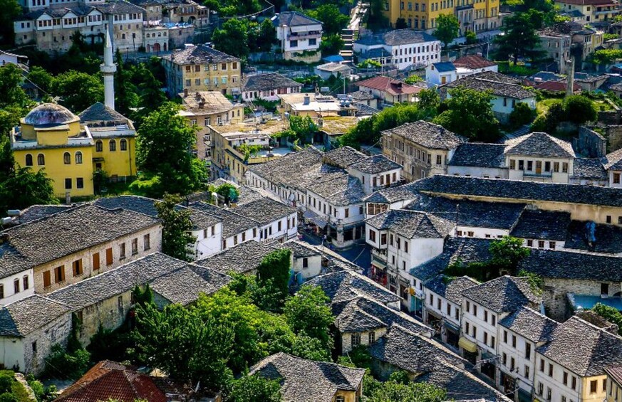 Gjirokaster walking Tour Baazar – The Castle – Zekate house