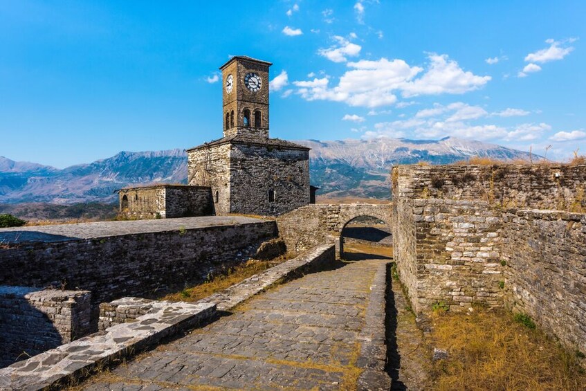 Gjirokaster walking Tour Baazar – The Castle – Zekate house