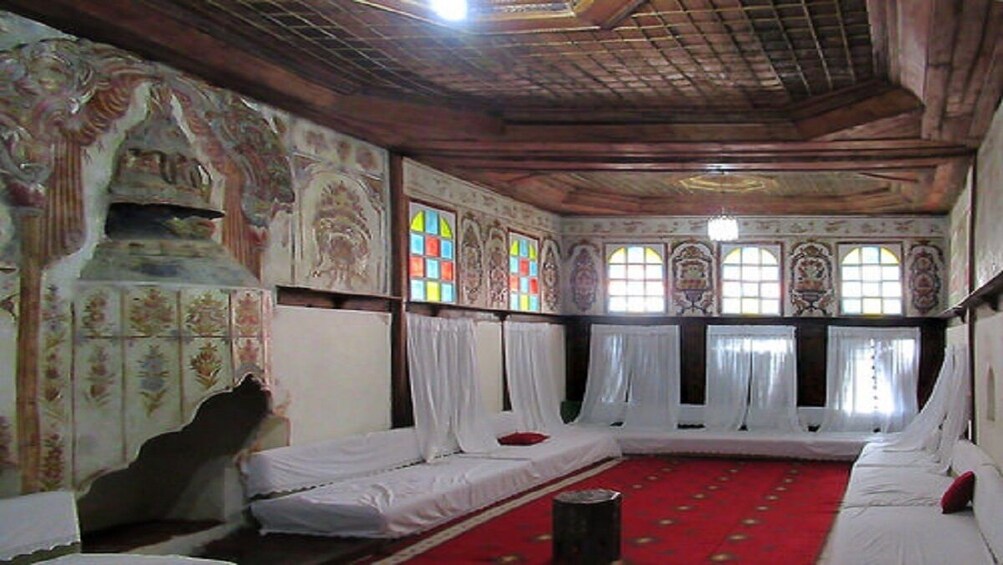 Gjirokaster walking Tour Baazar – The Castle – Zekate house