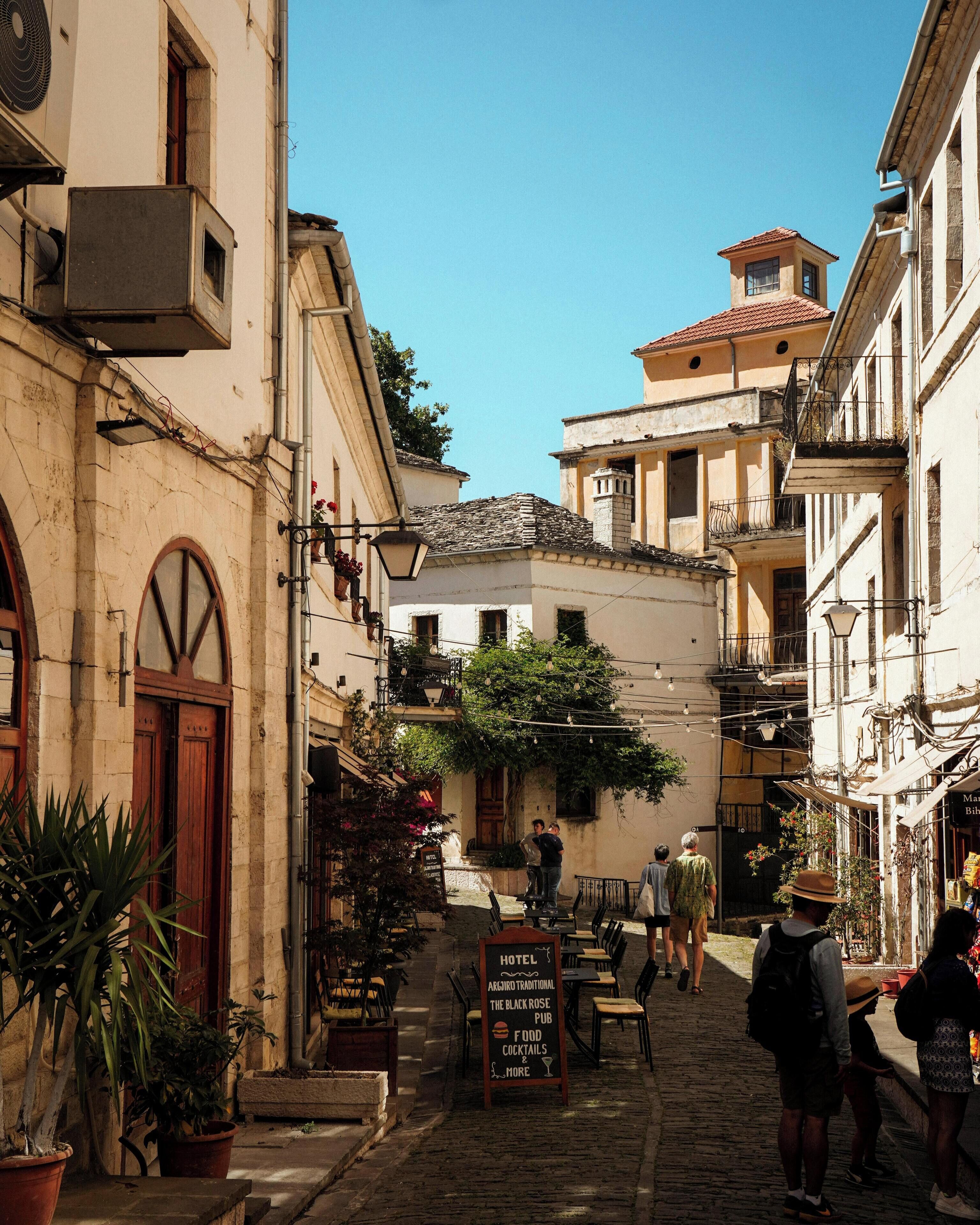 Gjirokaster walking Tour Baazar – The Castle – Zekate house