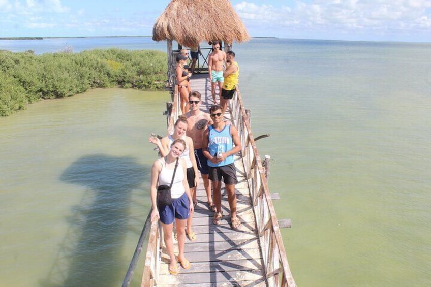 Boat Tour of Three Islands in Holbox with Transportation