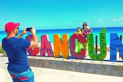 Visite guidée de la ville en bus à Cancún (depuis Cancún et Riviera Maya)