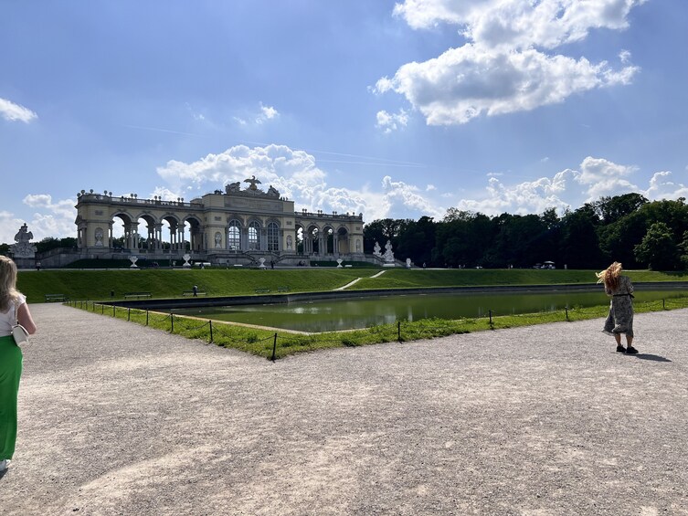 Schönbrunn Palace Tour with audio-guide and Concert