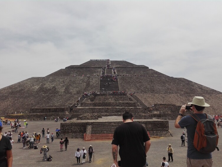 Guadalupe Shrine & Pyramids Teotihuacan Tour-Optional Lunch