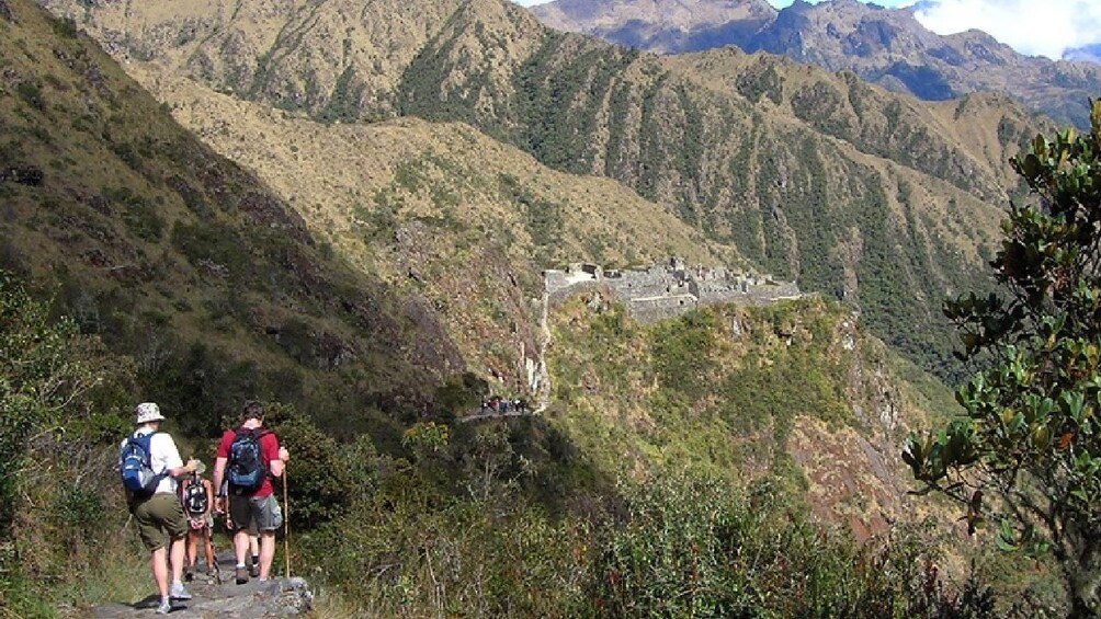 Inca Trail & Machu Picchu 2-Day Hiking Tour 