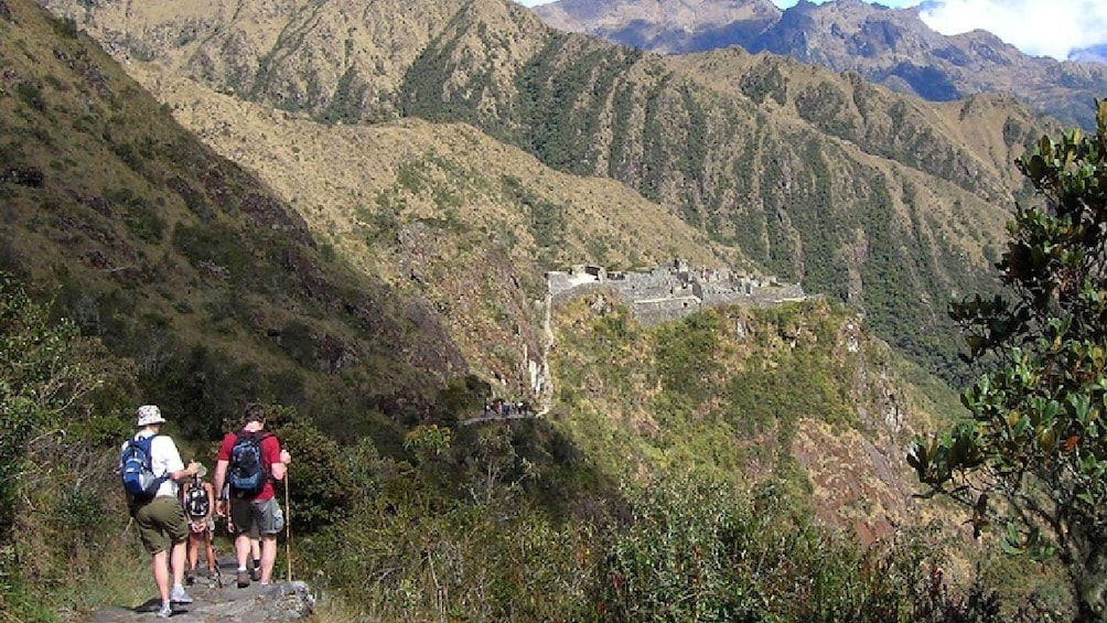 Inca Trail & Machu Picchu 2-Day Hiking Tour