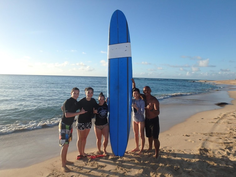 Group surf lesson in Haleiwa