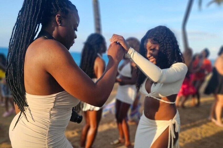 Sunset Salsa Beach Class in San Juan