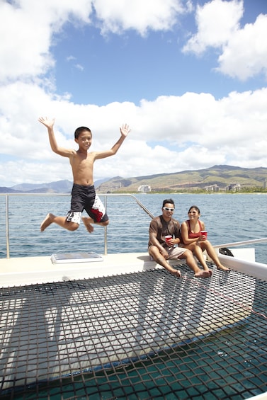 Family on a Waikiki Snorkel Sail tour 