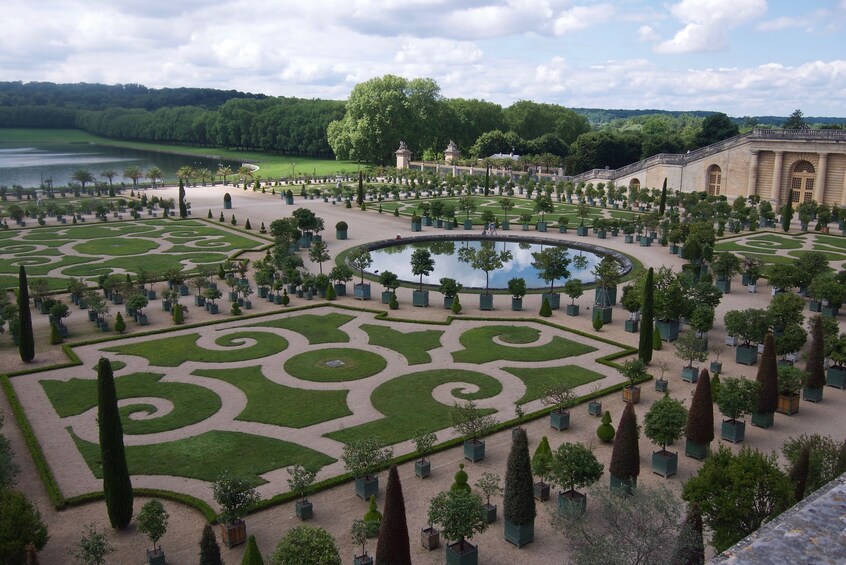 Spectacular gardens in Versailles 