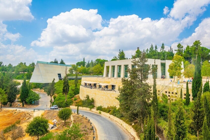 Jerusalem Old City, New City, and Yad Vashem Tour