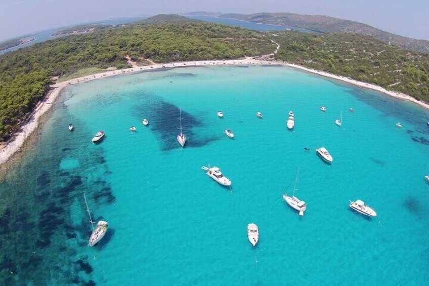 Private speedboat tour Long Island, Sakarun beach, BLUE CAVE 