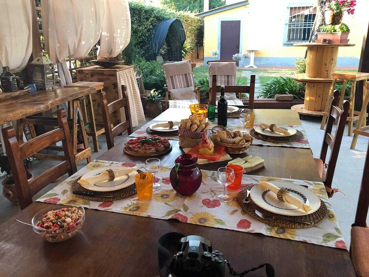 Traditional Home Cooking Experience in a Villa from Lucca