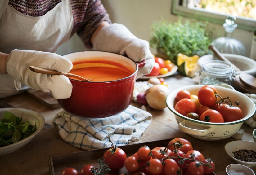 Traditional Home Cooking Experience in a Villa from Lucca