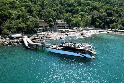 Mega Yacht ALL INCLUSIVE Remote Paradise Beach Adventure