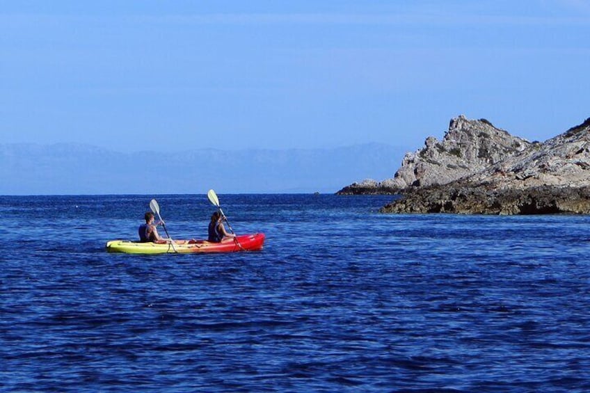 4 Hours Sea Kayaking in Komiža