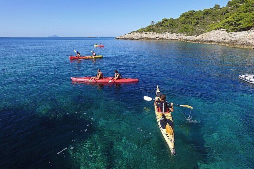 4 Hours Sea Kayaking in Komiža