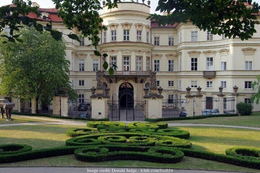 Private Prague Castle Tour and Lobkowicz Palace Tickets