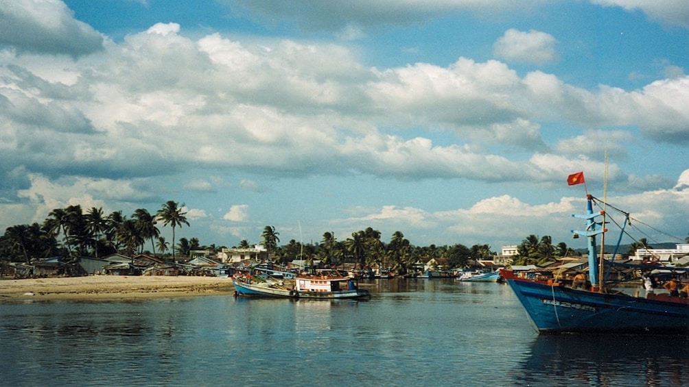 Boats along Duong Dong Town 