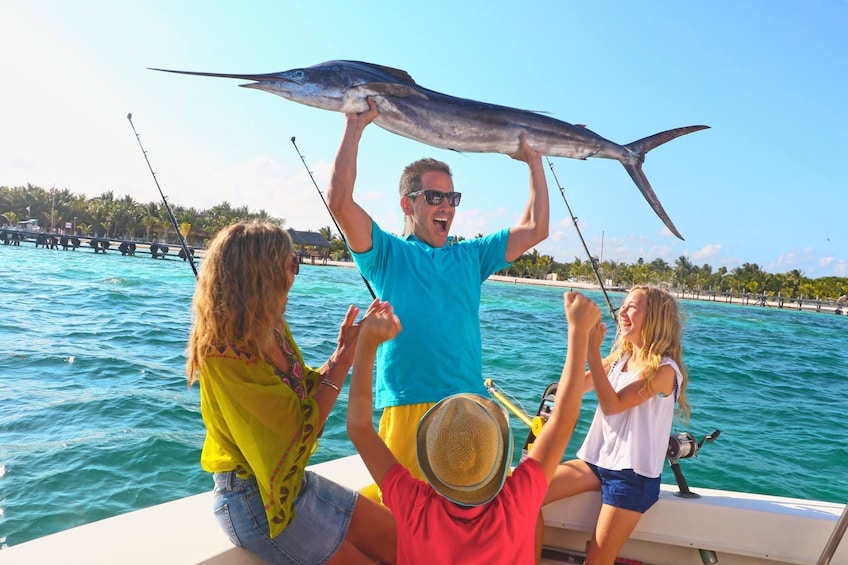 Maroma Beach: Anglers Fishing