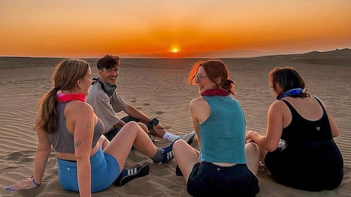 Ab Lima: Paracas und Huacachina Oase Tour mit dem Luxusbus