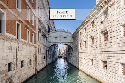 Skip-the-Line Ticket & Guide-Book for the Doge's Palace