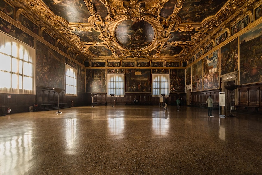 Skip-the-Line Ticket & Guide-Book for the Doge's Palace