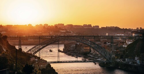 Porto: Spaziergang bei Sonnenuntergang mit Portwein und Aussicht