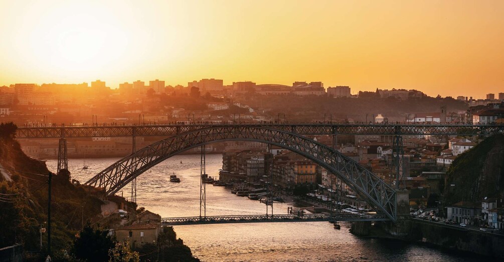 Porto: Sunset Walking Tour with Port Wine and Views