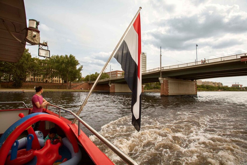 Picture 7 for Activity Frankfurt: 1-Hour Panorama Boat Cruise on the river Main