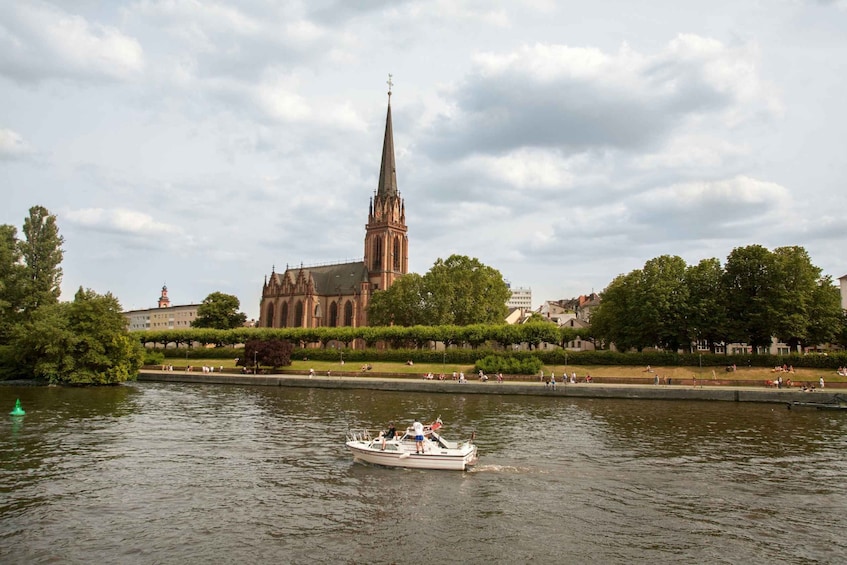 Picture 5 for Activity 1-Hour Panorama Boat Cruise Through Frankfurt am Main