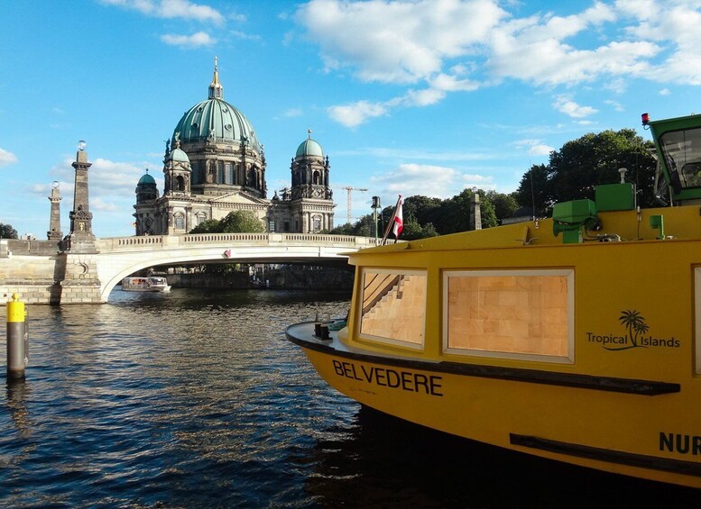 Picture 7 for Activity Berlin: 2.5-Hour East Side Boat Cruise with Commentary