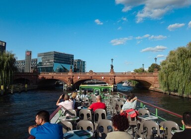 Berlín: crucero en barco de 2,5 horas por el lado este con comentarios