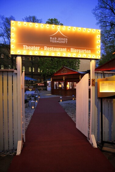 Picture 4 for Activity Berlin: Ticket for Bar Jeder Vernunft – Theater & Restaurant