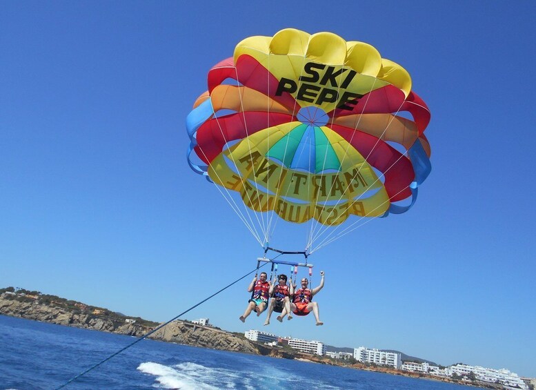 Santa Eulària des Riu: Parasailing Boat Cruise with Drinks