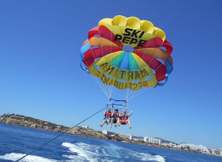 Santa Eulària des Riu: Parasailing Boat Cruise with Drinks