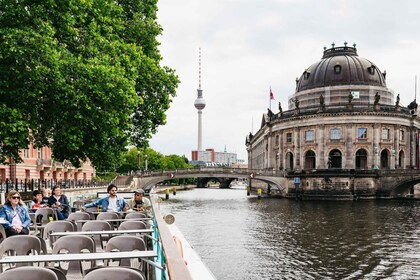 Berlin: 1-stündige Flussfahrt mit Stadtrundfahrt