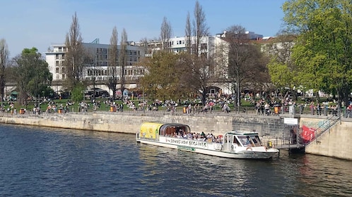 Berlino: Crociera fluviale di 1 ora con visita della città