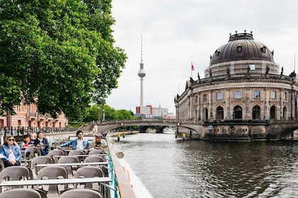 Berlin: 1-stündige Flussfahrt mit Stadtrundfahrt