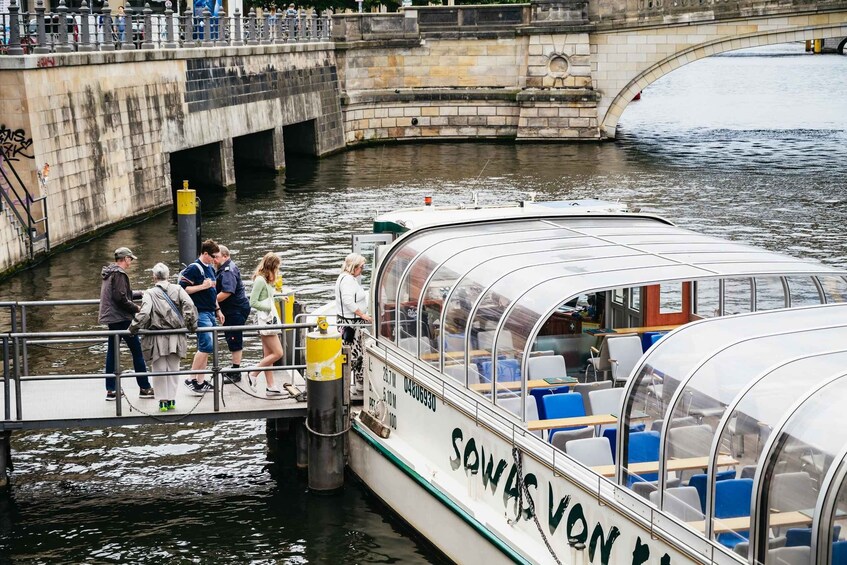 Picture 5 for Activity Berlin: 1-Hour City Sightseeing River Cruise