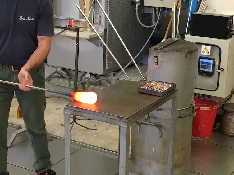 Artist working with glass in Venice