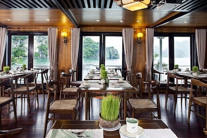 Hanoi: 3-Day Ninh Binh Trip and Ha Long Bay 4-Star Cruise