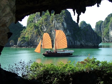 2 Daagse Halong Cruise in luxe jonk