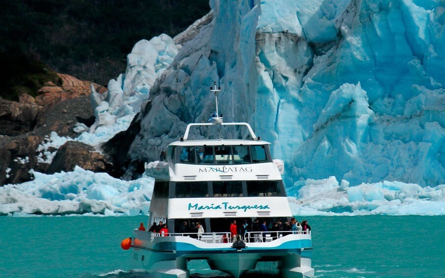 Boat tour of Spegazzini and Upsala Glaciers
