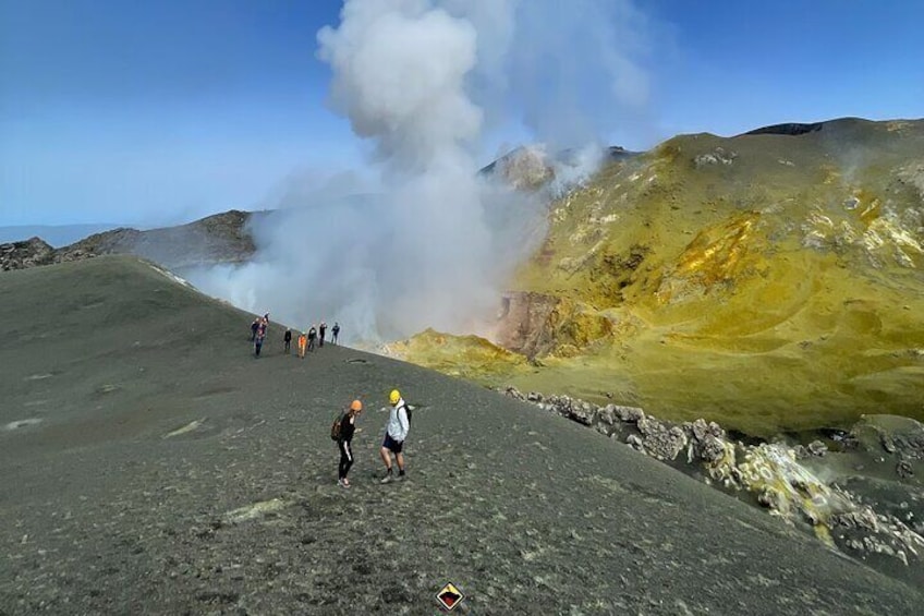 Summit Etna North 3300mt: 4x4 and trekking