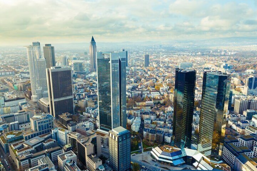 Frankfurt: Skip-the-line Main Tower and Old Town Sightseeing
