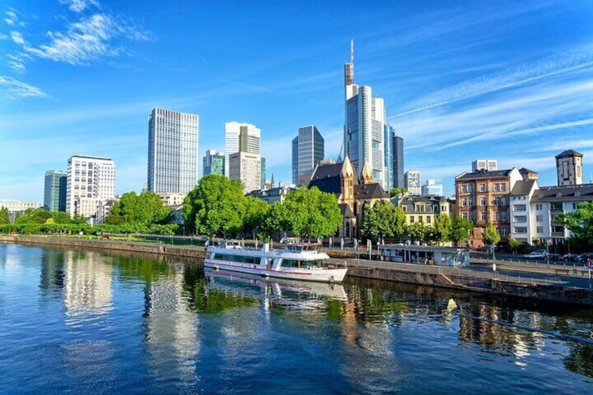 Frankfurt: Skip-the-line Main Tower and Old Town Sightseeing 