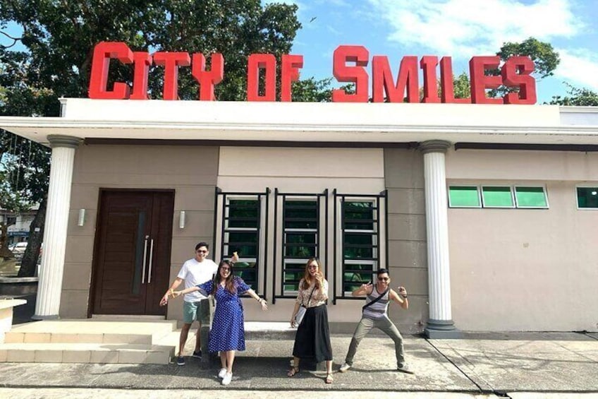 Bacolod City Tour with The Ruins